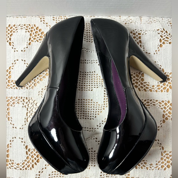 Madden Girl black dress shiny heels. Size 8. 1/2. - Picture 4 of 9